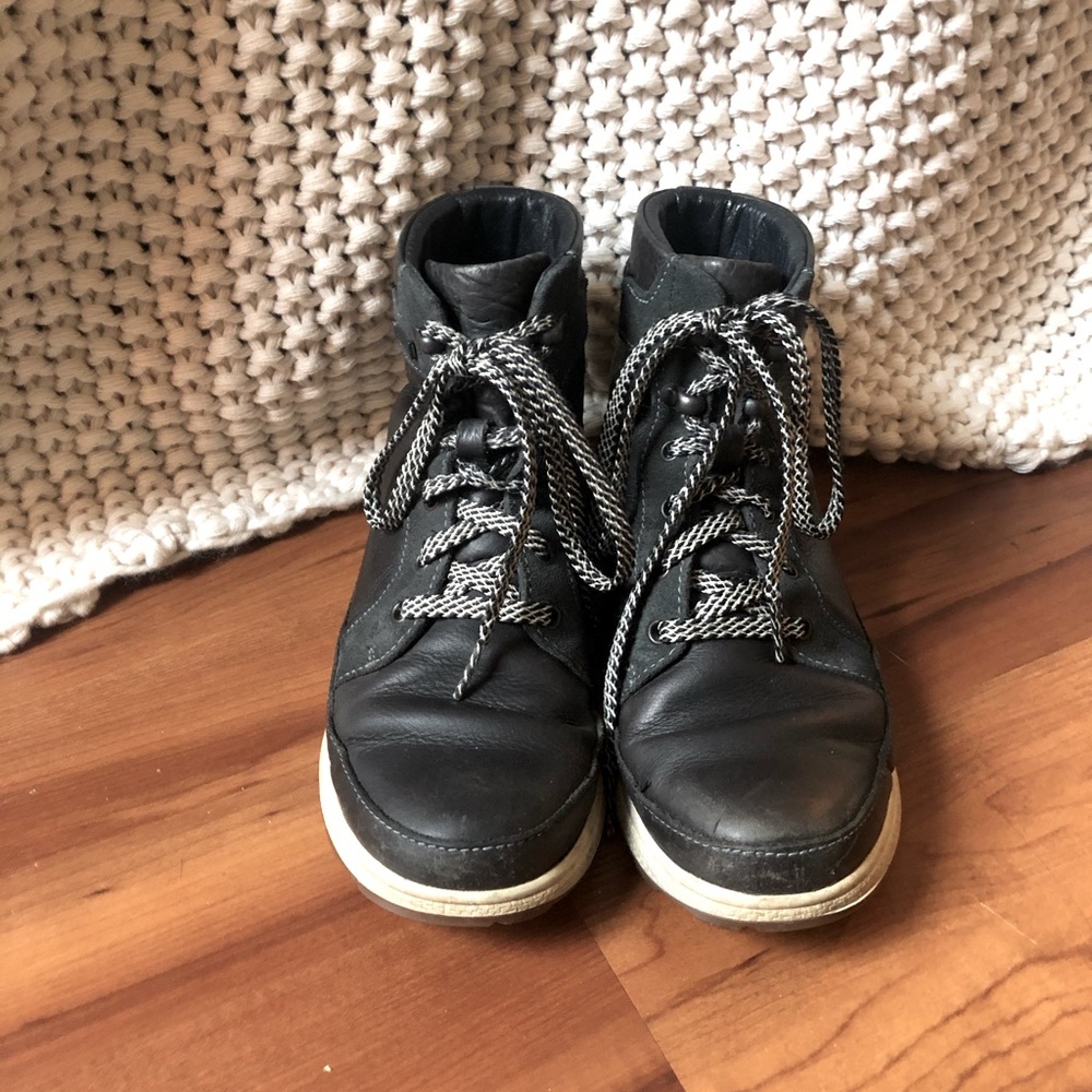 Lace up boots